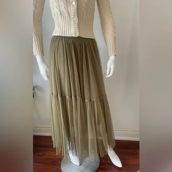 Elegant Olive Green Tulle Skirt - Picture 2 of 8